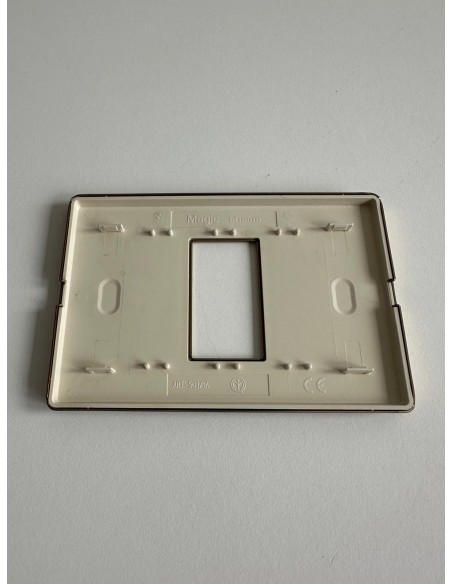 Placa mágica Bticino 1p bronce 503/1A/BR para soportes 503sa